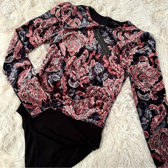 House of Harlow X Revolve Olivia Bodysuit in Noir Paisley Small - Picture 2 of 9